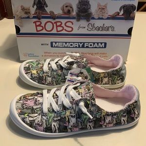 Bobs from Sketchers NWT Womens Slip-On Shoes “Kitten-Bitten” Size 9